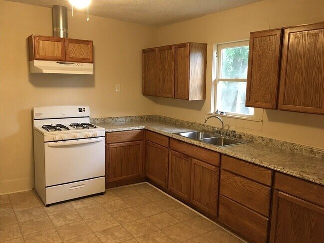 Foto del edificio - 709 N Weaver St