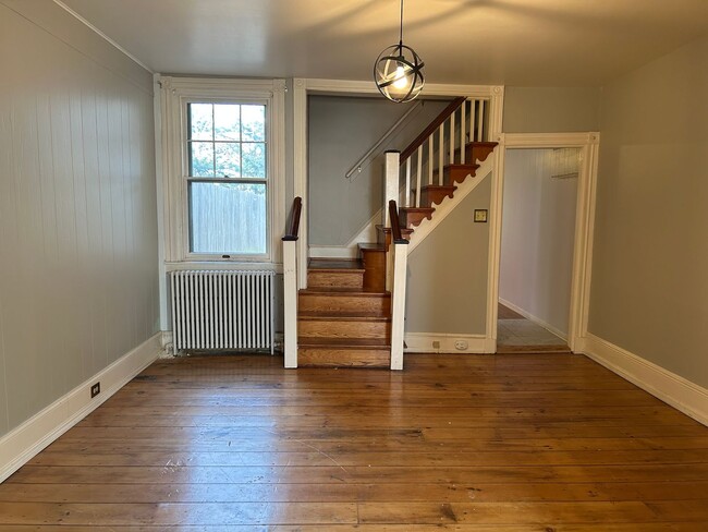 Foto del edificio - Cozy 2-Bedroom Home with Bonus Rooms in Lancaster - Private Backyard!