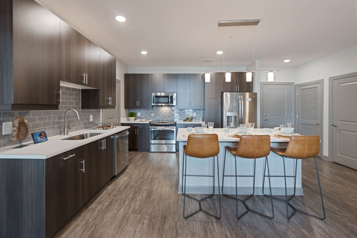 Foto principal - 6851 Roswell Rd