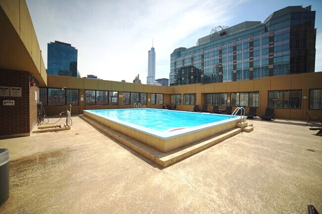 Foto del edificio - 233 E Erie St