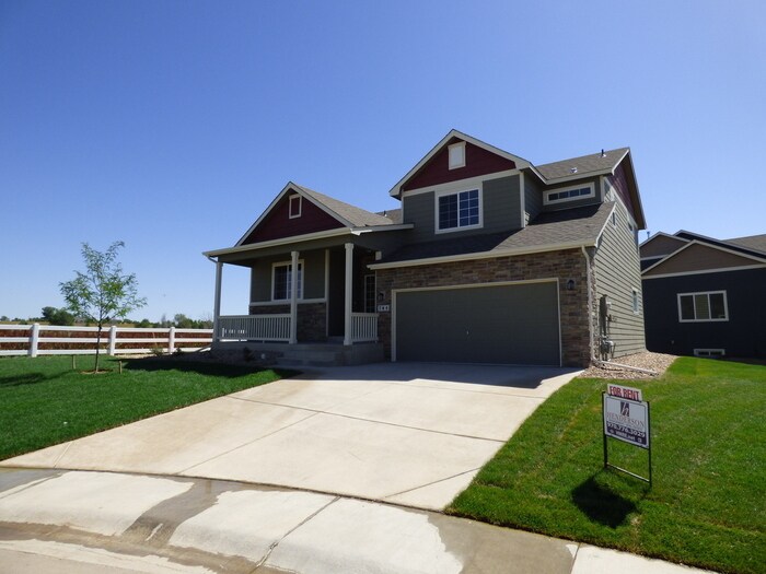 Foto principal - 4 Bed / 2.5 Bath Home in Windsor!