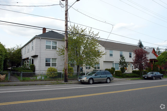 Foto del edificio - 6721 N Vancouver Ave