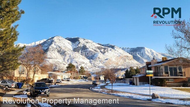 Foto del edificio - 4 br, 3 bath House - 1085 Custer Ave