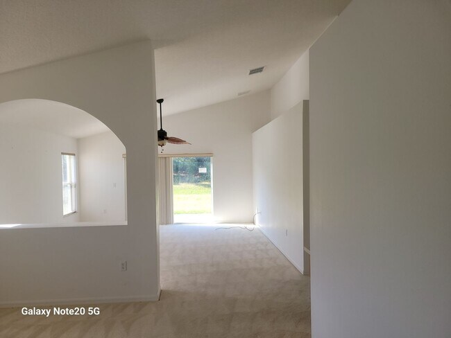 Foto del edificio - FOR RENT!! CHARMING AND COZY 3 BEDROOM 2 B...