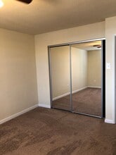 Interior Photo - Royal Mace Apartments