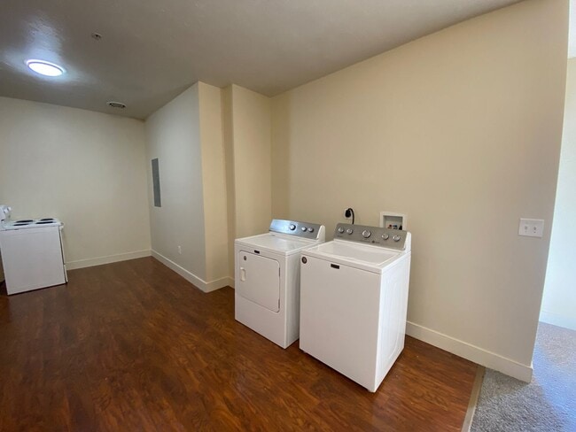 Foto del edificio - 301 E Weidman St