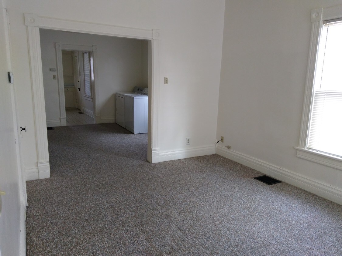 1405 3rd Ave, Grinnell, IA 50112 Apartments in Grinnell, IA