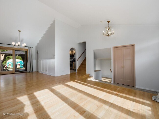 Foto del edificio - 713 N Forest Ave