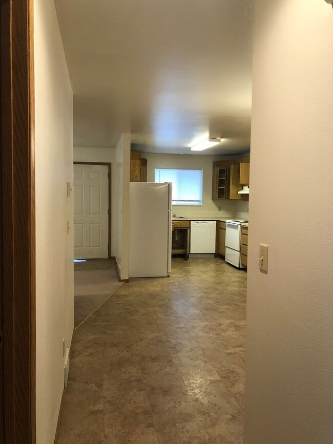 Building Photo - 1557 NW Turner Dr