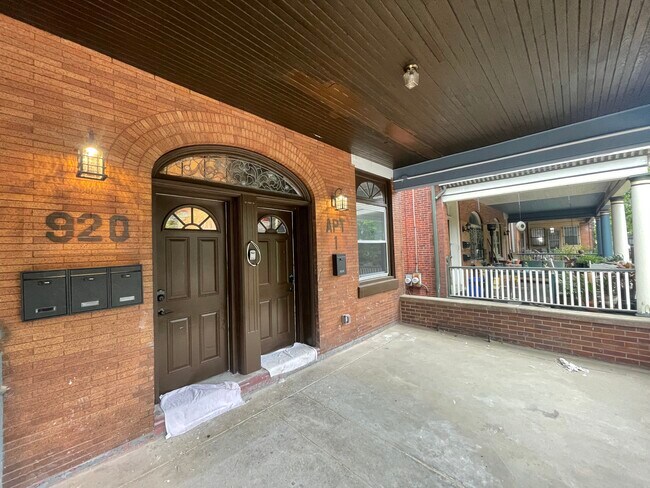 Foto del edificio - 920 S 49th St