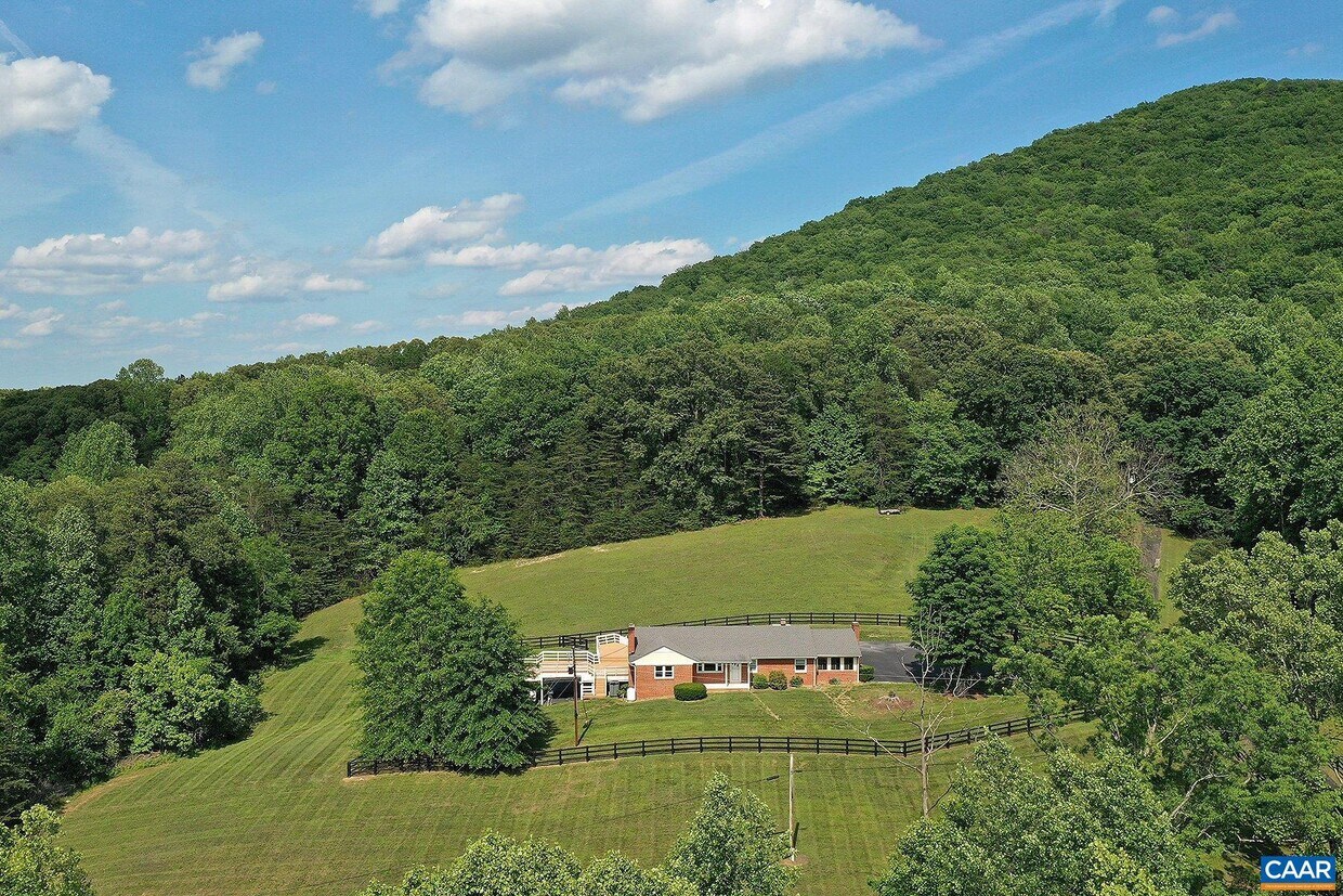 Primary Photo - 7158 Burnt Mountain Rd