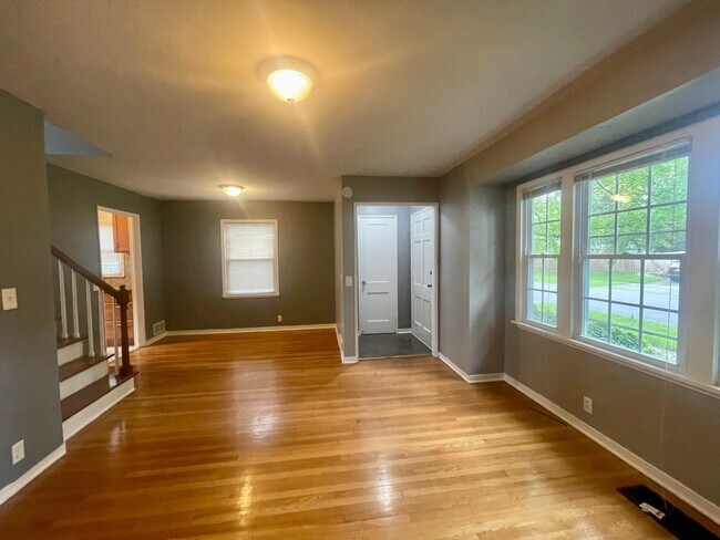 Foto del edificio - 151 Eastmoreland Dr