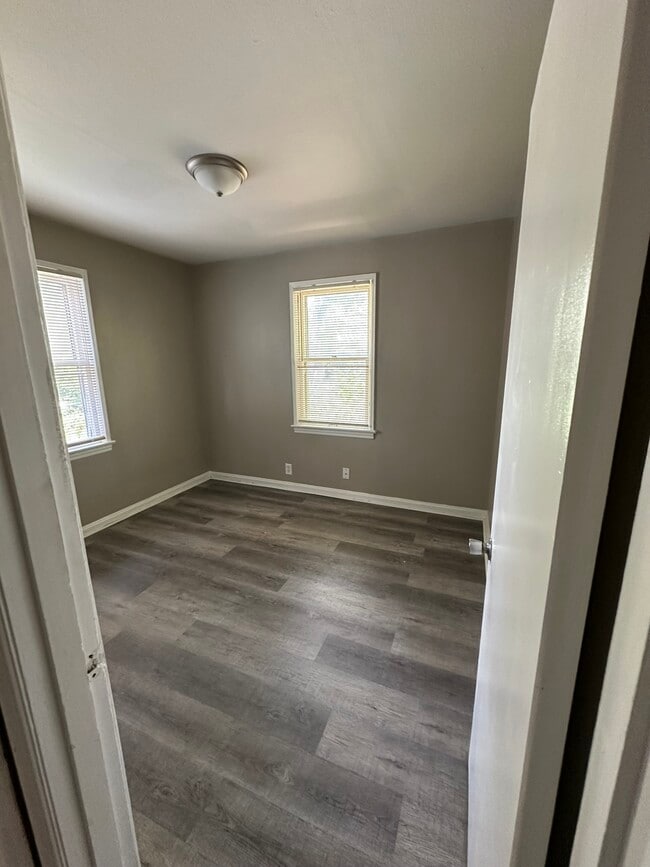 Building Photo - 7467 Sharon Dr