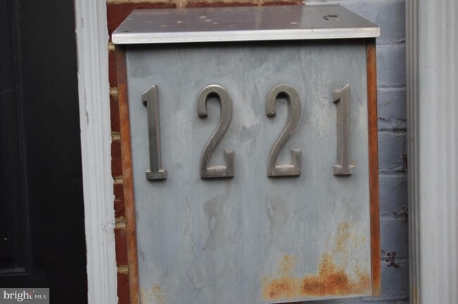 Building Photo - 1221 Fairmont St NW