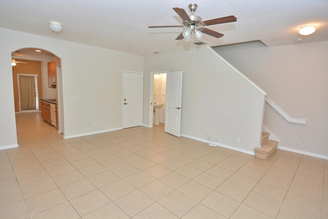 Building Photo - 2138 SE Grand Dr