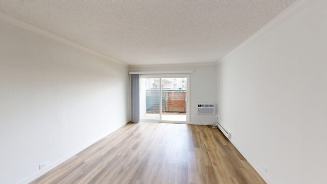 Interior Photo - Eight 80 Newport Beach