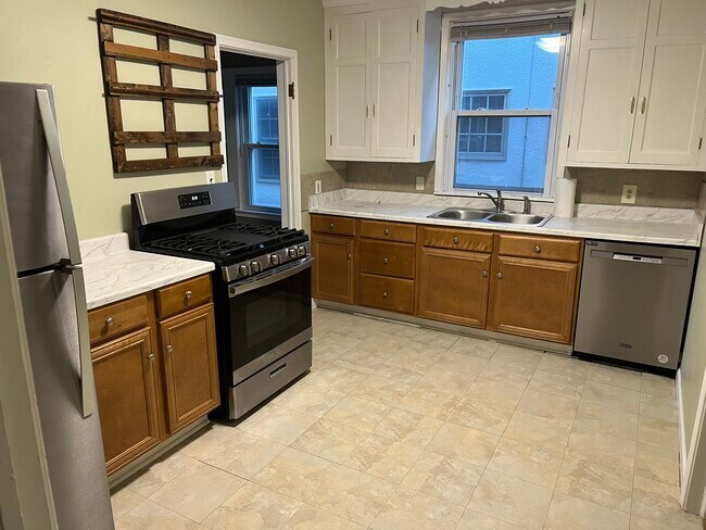New Kitchen Appliances - 3412 Humboldt Ave S
