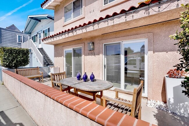 Building Photo - 618 W Balboa Blvd