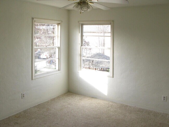 Building Photo - 1412003