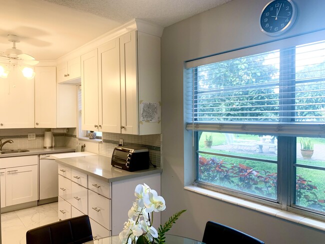 Building Photo - 52 Easthampton C