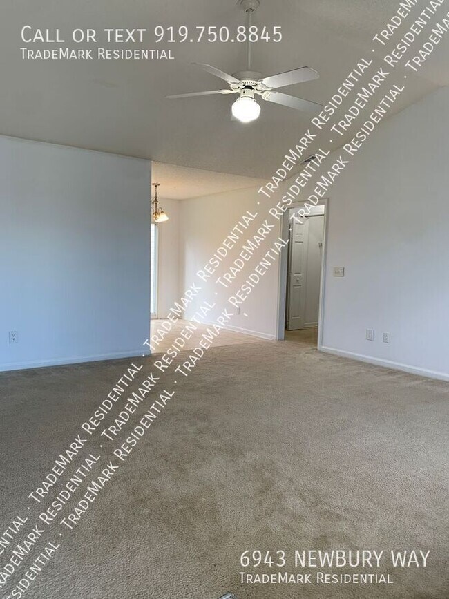 Foto del edificio - 6943 Newbury Way
