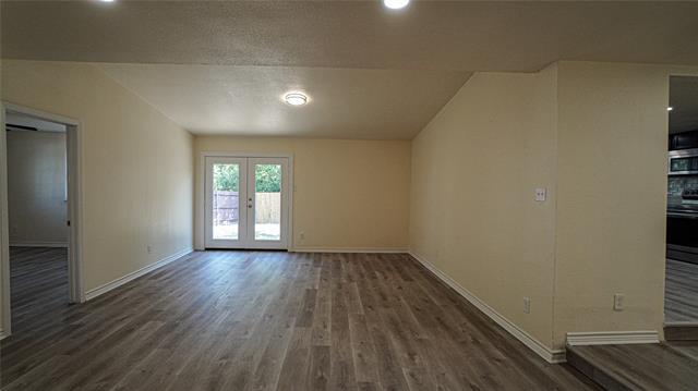 Foto del edificio - 1221 Cove Dr