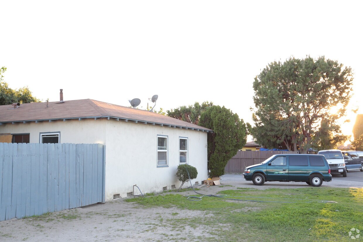 Foto del edificio - 614 Eton Pl