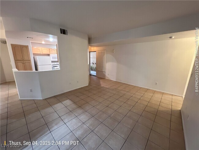 Building Photo - 2050 W Warm Springs Rd