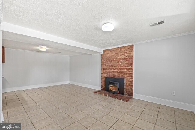 Foto del edificio - 13724 Lynhurst Dr