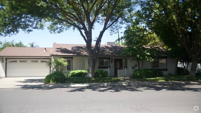 Building Photo - 1005 Noarco Dr