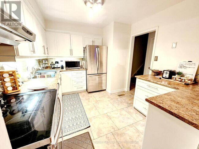 Photo du bâtiment - 7275 Corrine Crescent