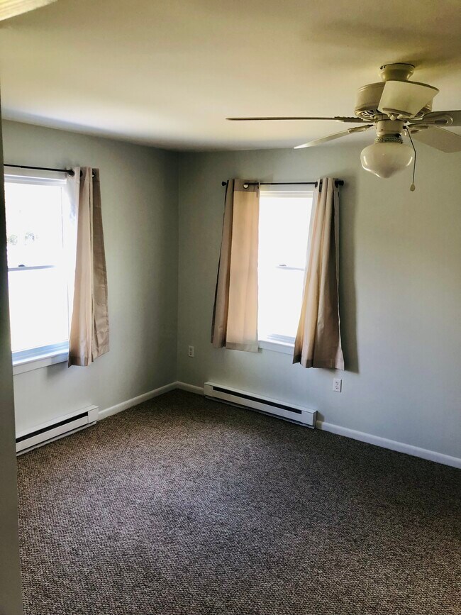 11 Old Prange Rd, Brookfield, CT 06804 Apartments in Brookfield, CT