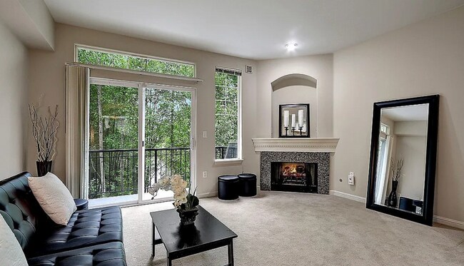 Foto del edificio - Gorgeous Townhouse in the Heart of Kirkland W/ Community Fitness Center & Hot Tub!