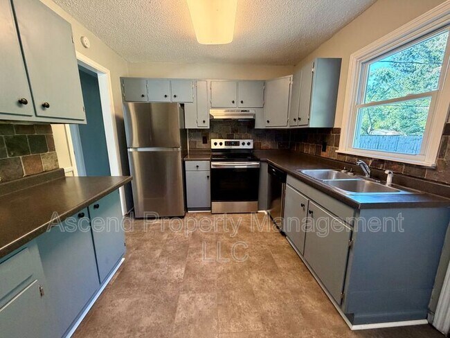Foto del edificio - 7707 Canyon Dr