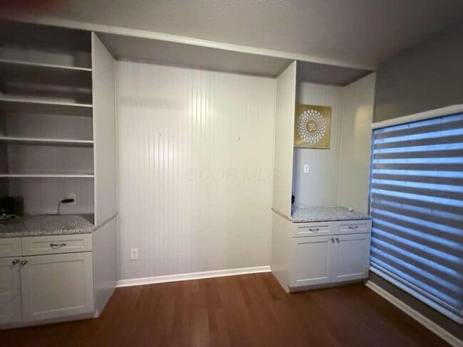 Building Photo - 7798 Wayside Ave