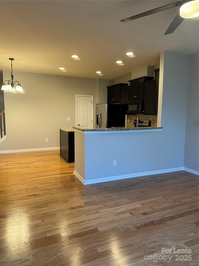 Foto del edificio - 18431 The Commons Blvd