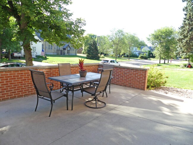Foto del edificio - Pheasant Valley Courtyard Apartments