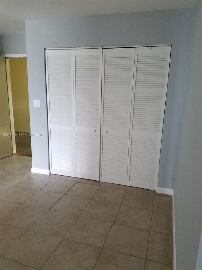 Foto del edificio - 16851 NE 23rd Ave
