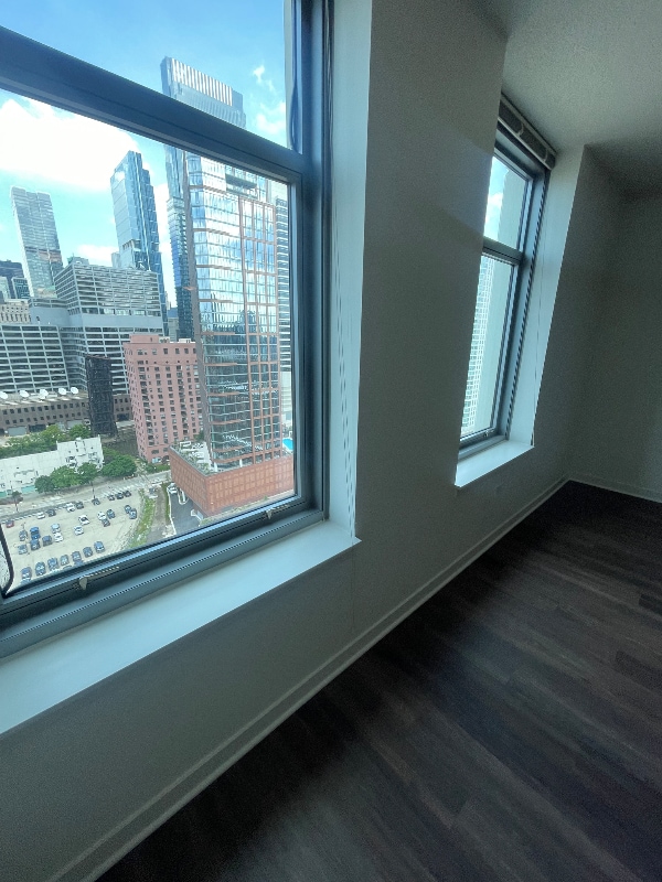 Building Photo - 579 W Kinzie St