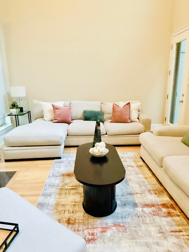 Building Photo - 3612 Convent St