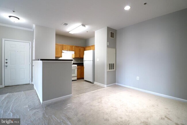 Foto del edificio - 5117 Travis Edward Way