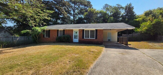 Building Photo - 3 bedroom home in North Columbus