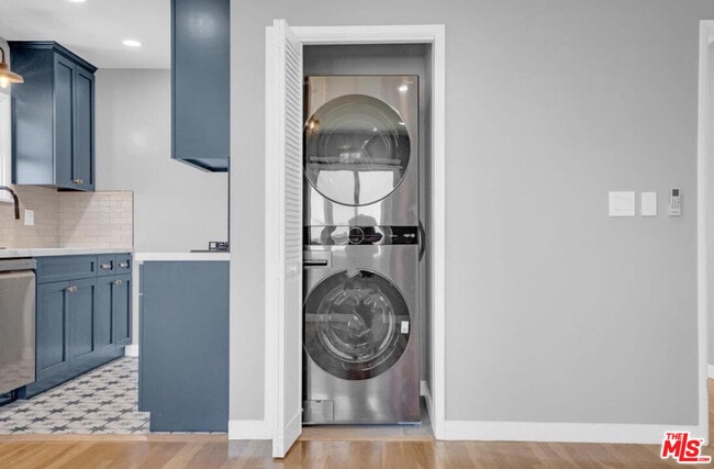 Foto del edificio - 2517 Curtis Ave