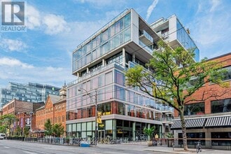 Building Photo - 560 King St W