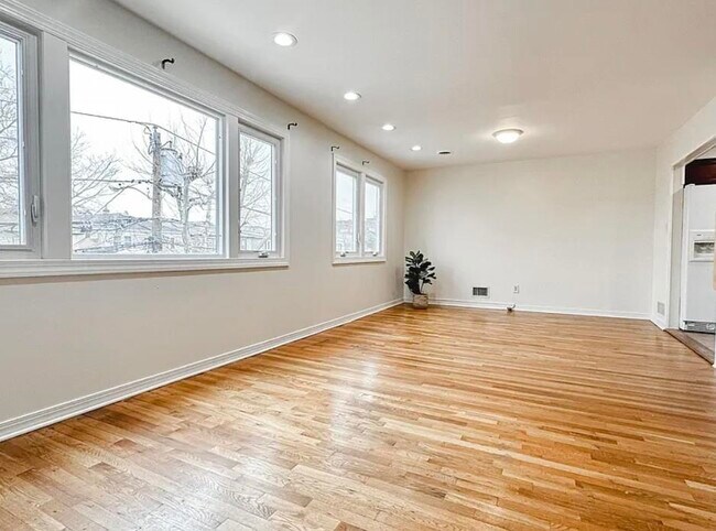 Foto del edificio - 14 Centre Ln