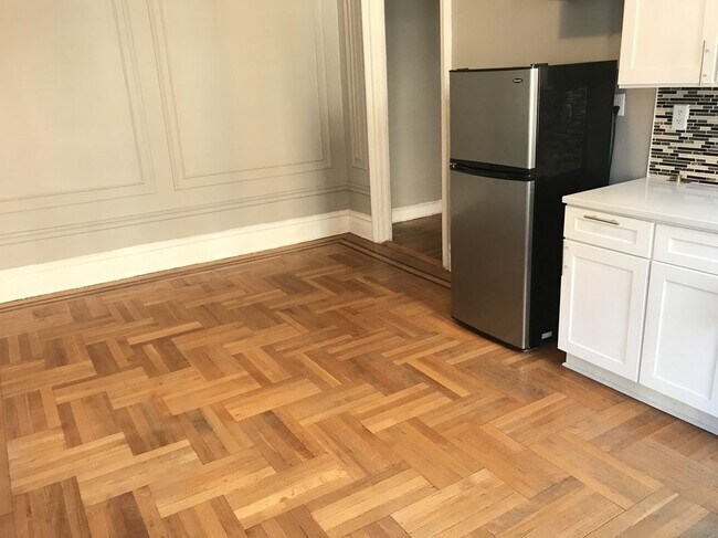 Foto del edificio - 672 Ocean Ave