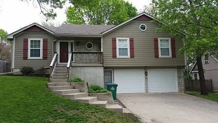 Primary Photo - 1517 NE Auburn Dr