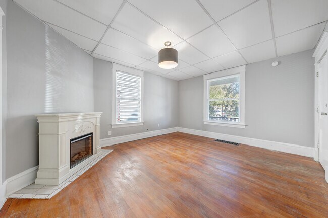 Foto del edificio - 812 Marshall Ave SW