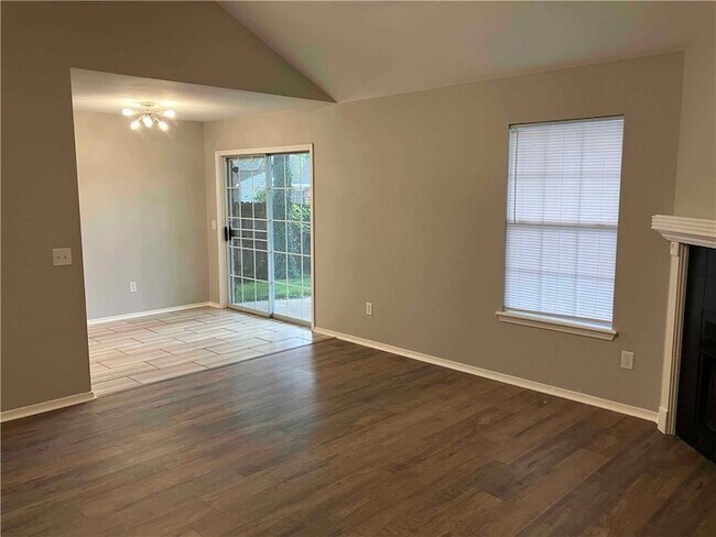 Foto del edificio - 1227 S Camellia Ln