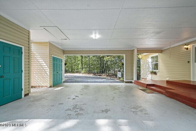 Building Photo - 155 Edgewater Dr